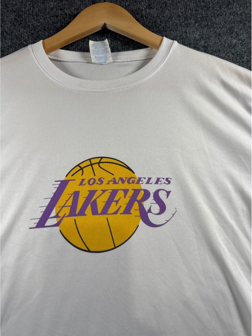 Los Angeles Lakers Basketball Graphic T-Shirt Mens M White Purple Gold #15